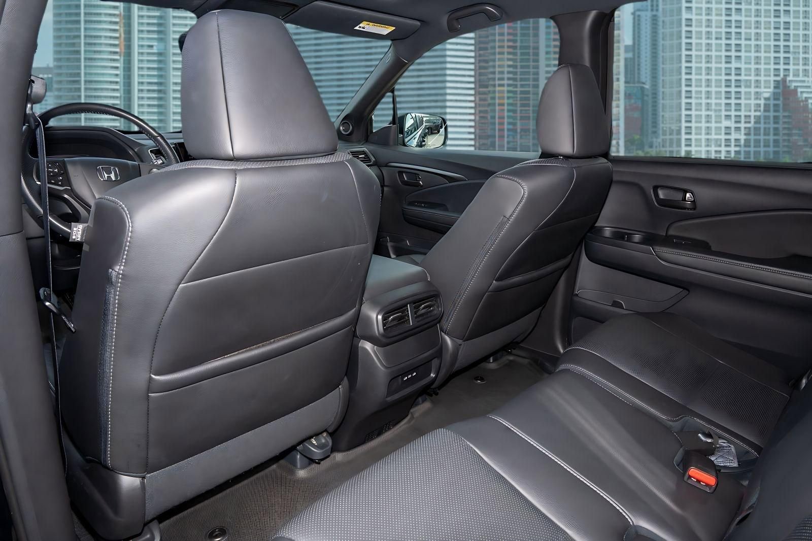 Certified 2025 Honda Passport EX-L image 19