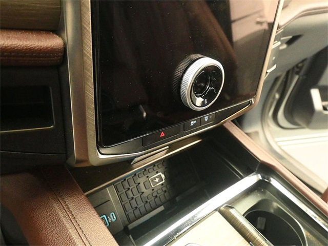 Used 2022 Ford Expedition Limited image 17