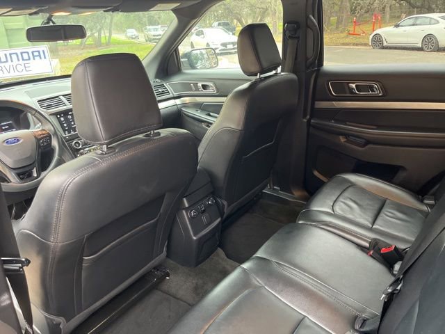 Used 2018 Ford Explorer XLT w/ Equipment Group 202A image 11