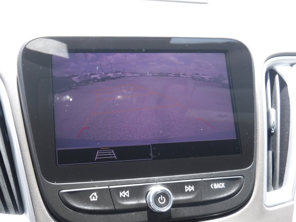 Used 2022 Chevrolet Malibu LT FWD image 18