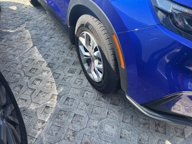 Used 2025 Honda CR-V LX image 5