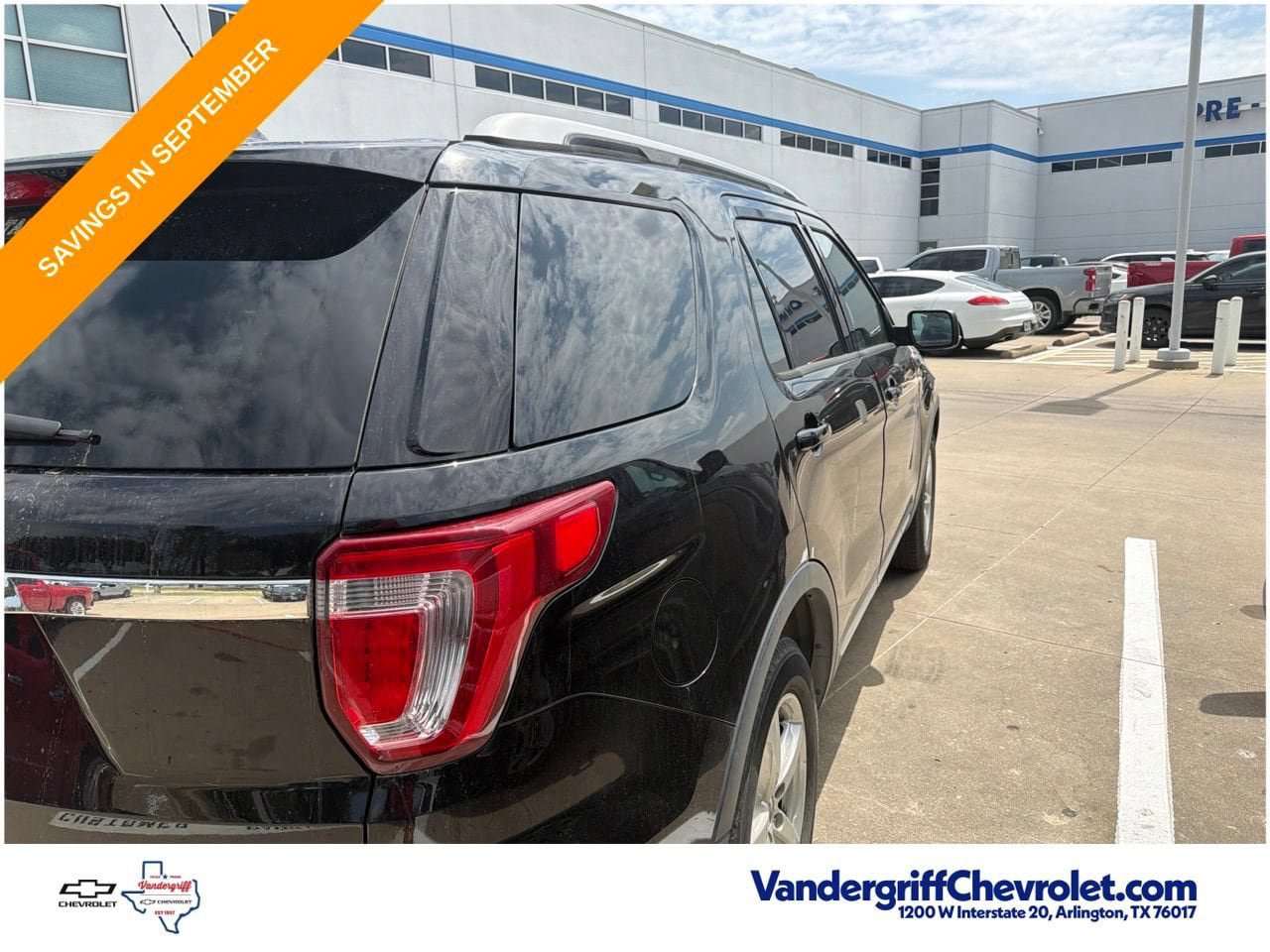 Used 2019 Ford Explorer XLT w/ Equipment Group 201A FWD image 9