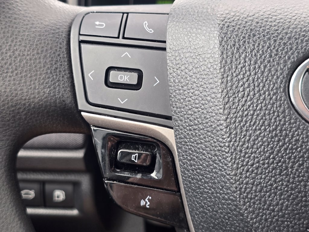 Used 2025 Toyota Camry LE FWD image 31