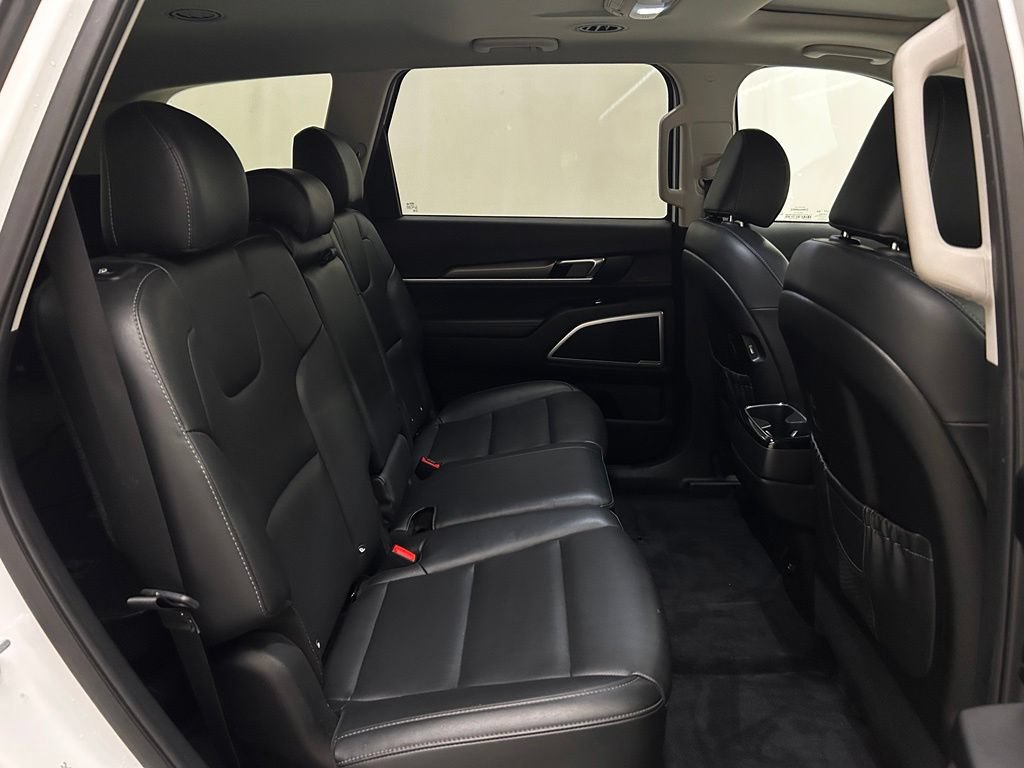Used 2020 Kia Telluride S w/ S 8 Passenger Seating Package AWD/4WD image 17