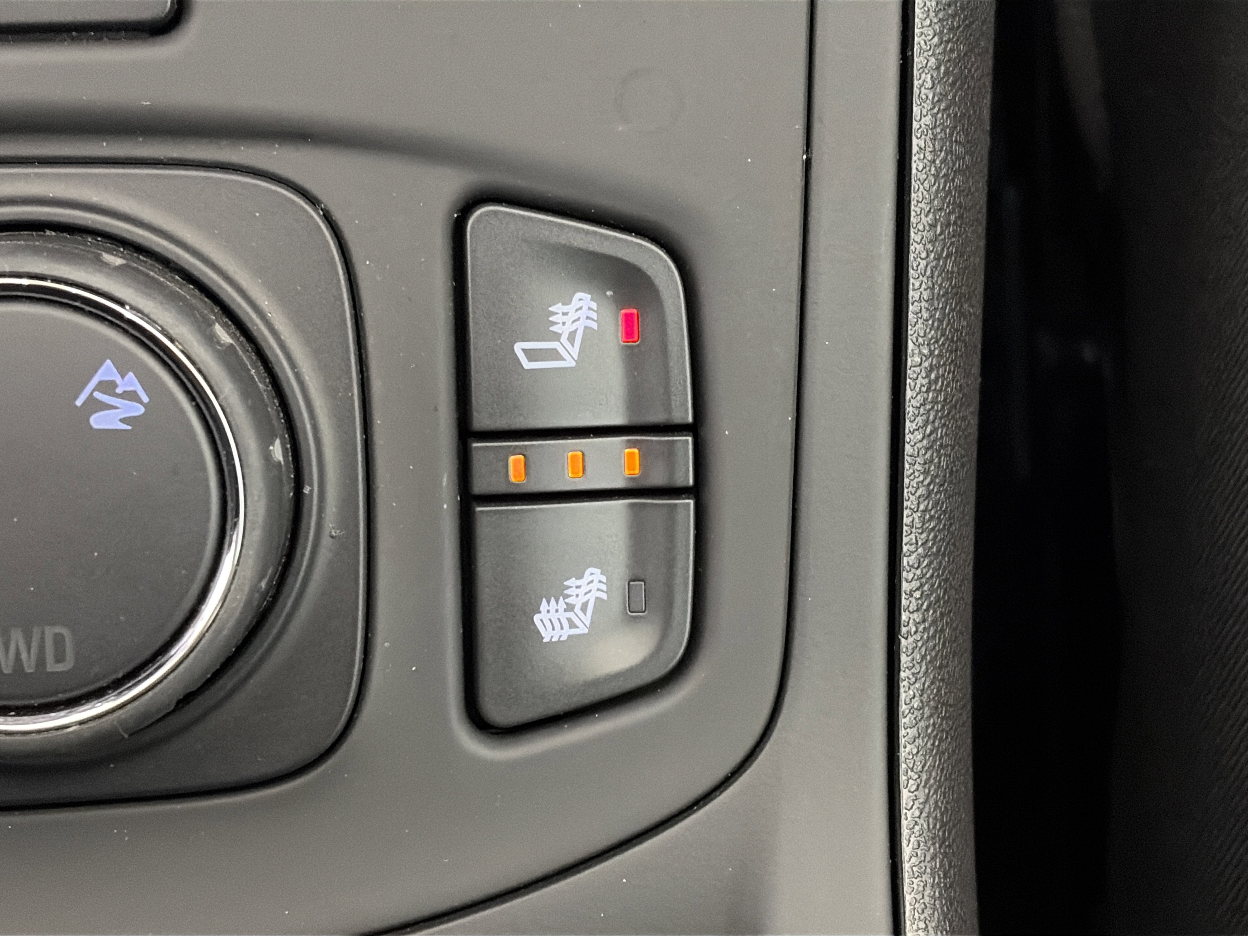 Certified 2024 GMC Terrain SLT w/ Infotainment Package II AWD/4WD image 29
