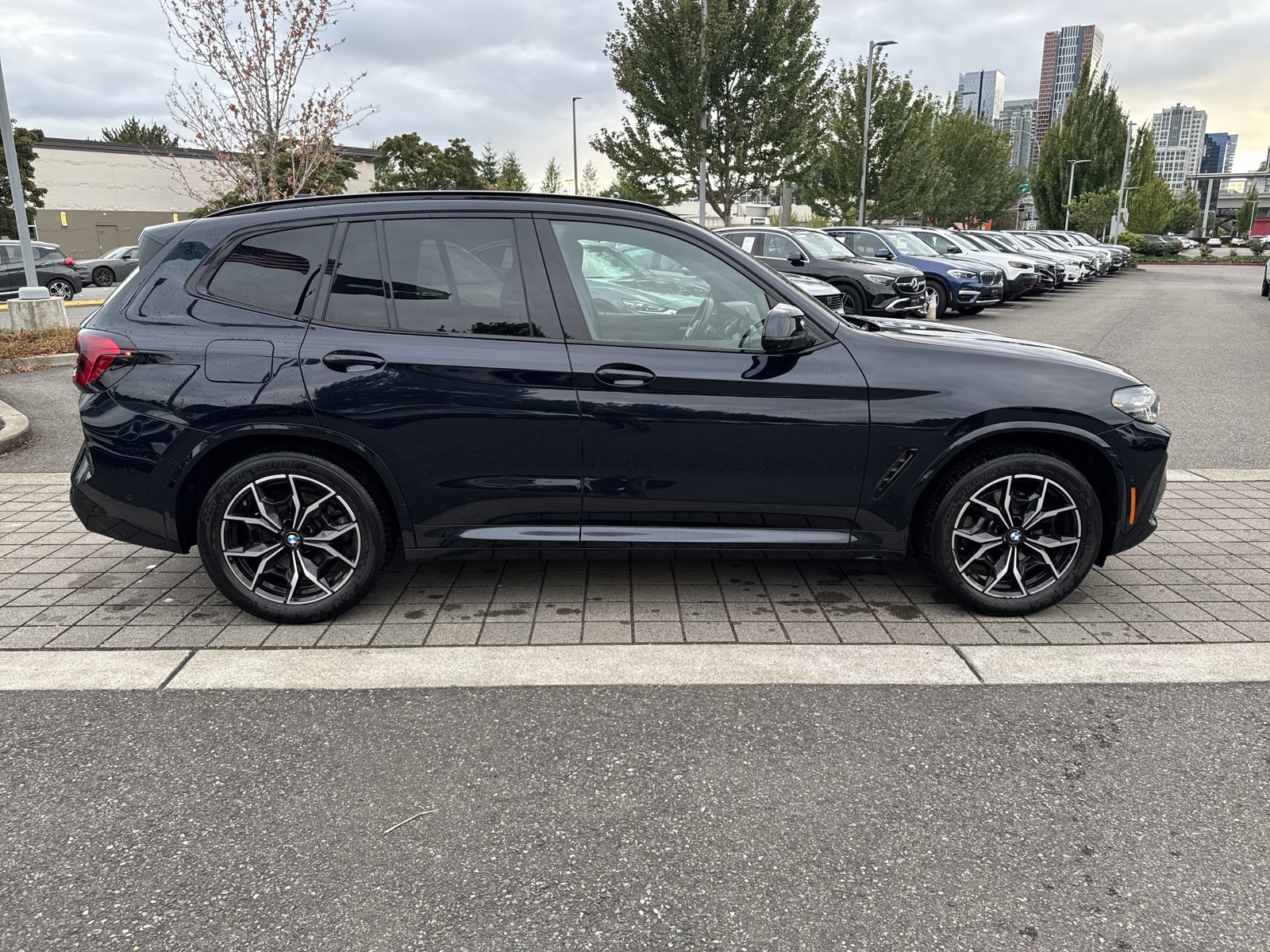 Used 2023 BMW X3 xDrive30i w/ M Sport Package AWD/4WD image 4