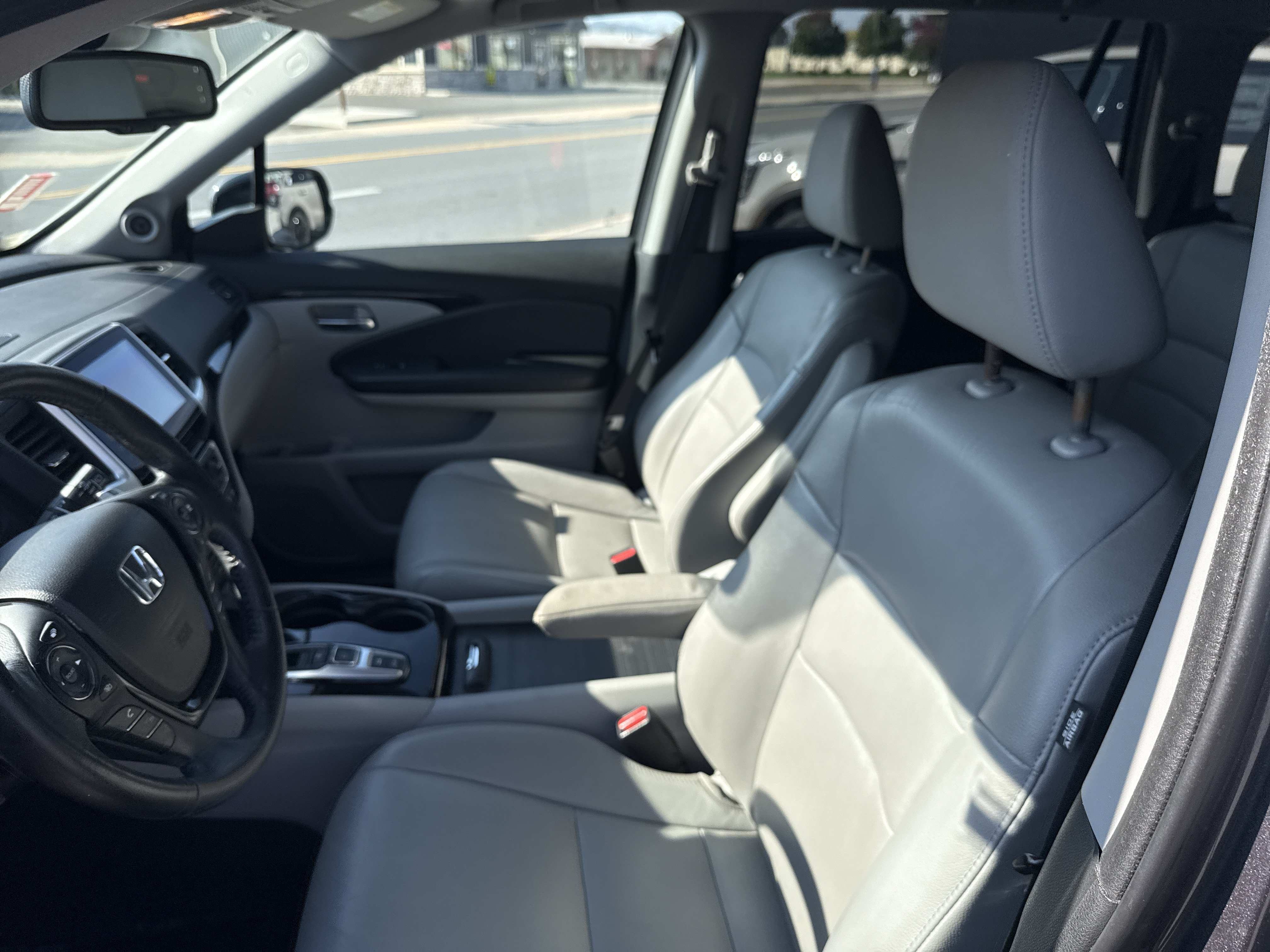 Used 2016 Honda Pilot Touring image 12