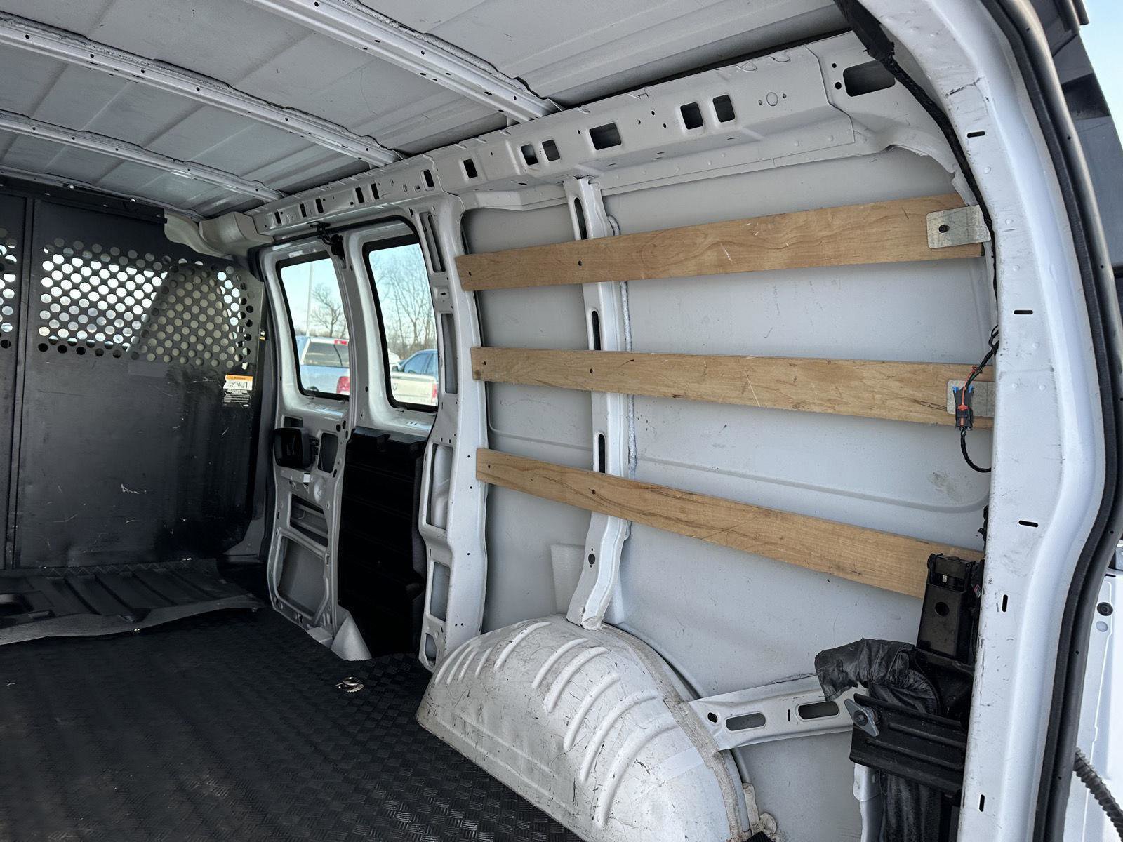 Used 2023 GMC Savana 2500 image 11