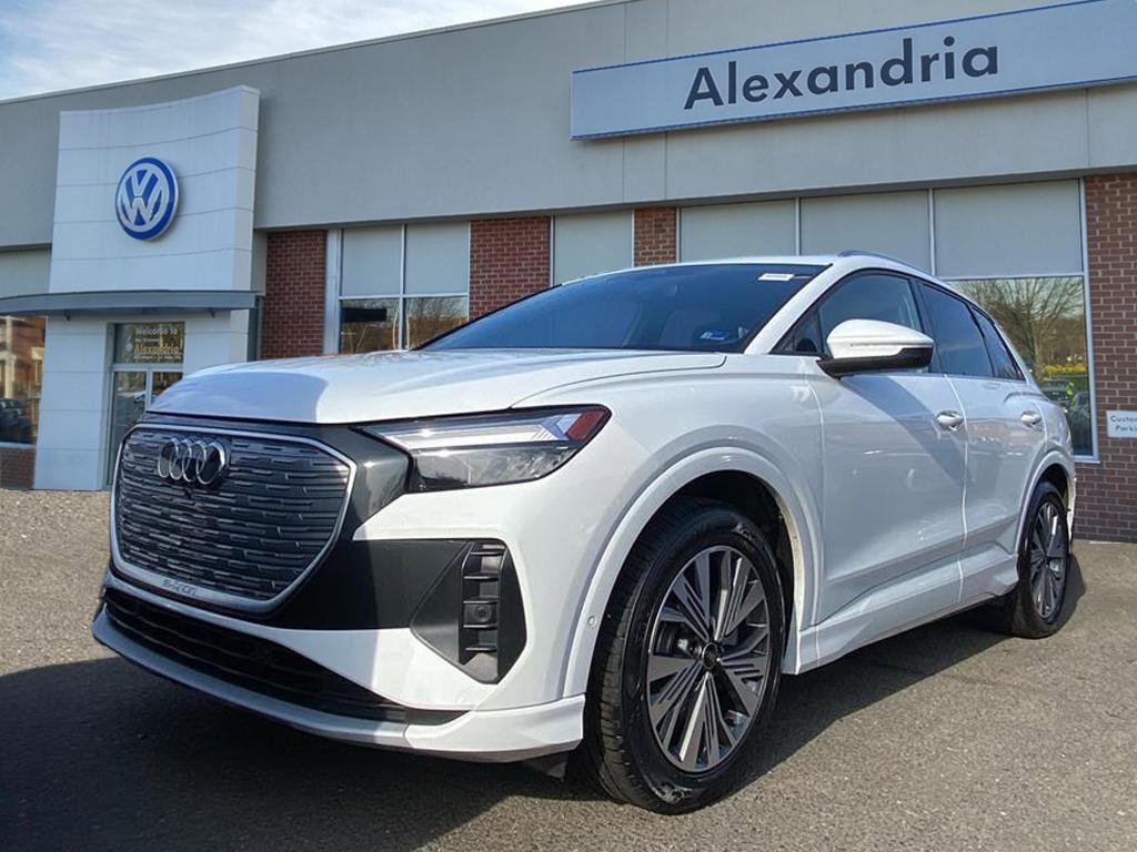 Used 2023 Audi Q4 e-tron Premium Plus w/ Premium Plus image 1