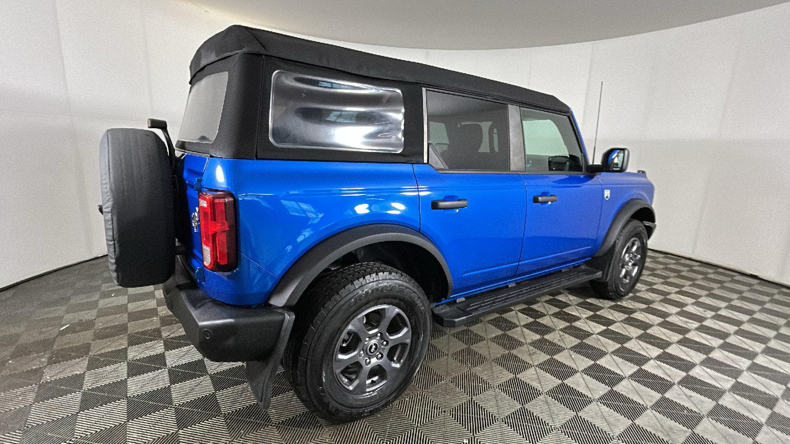 Used 2024 Ford Bronco Big Bend AWD/4WD image 3