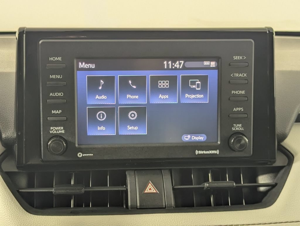 Used 2020 Toyota RAV4 XLE AWD/4WD image 18