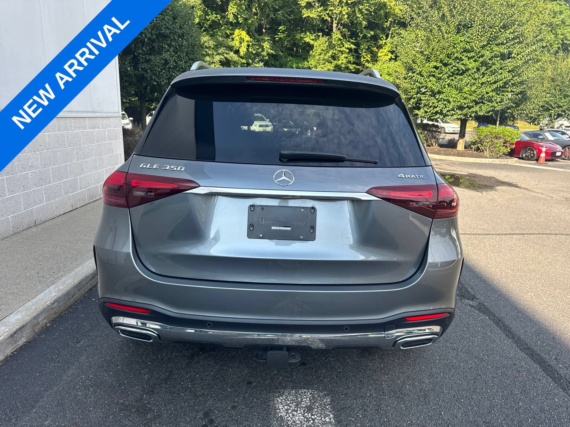 Used 2024 Mercedes-Benz GLE 350 4MATIC w/ AMG Line Exterior image 3