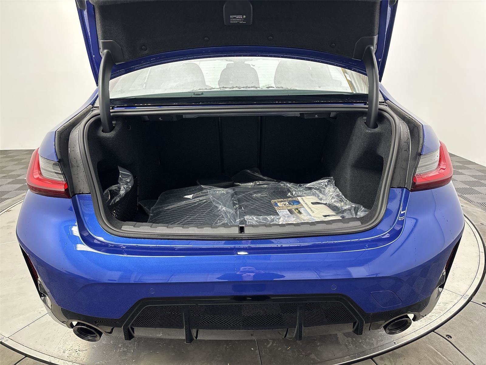 New 2026 BMW 330i xDrive Sedan w/ M Sport Package image 21