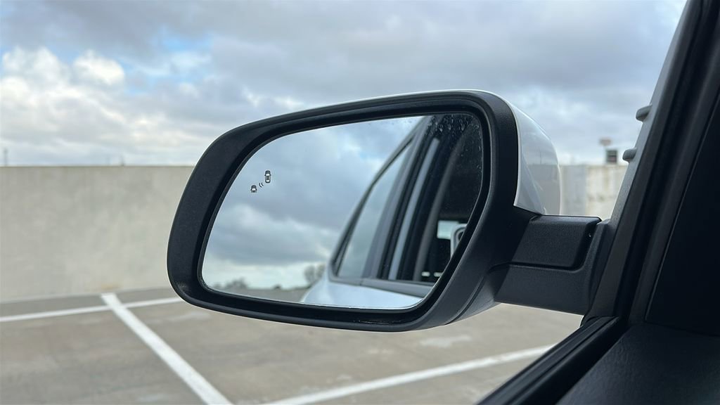 Certified 2025 Hyundai Venue SEL image 18