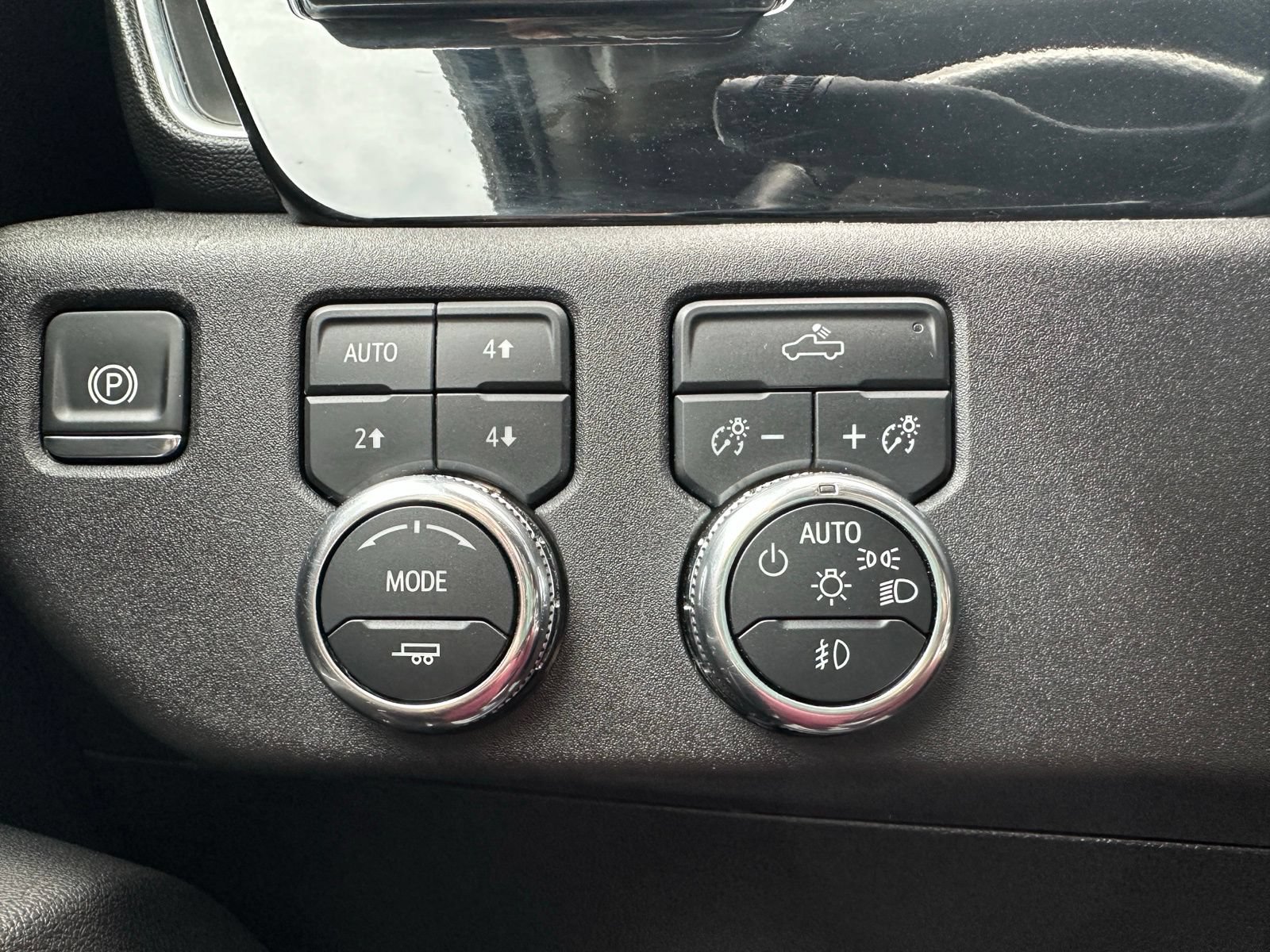 Used 2025 GMC Sierra 1500 Elevation w/ Preferred Package AWD/4WD image 11