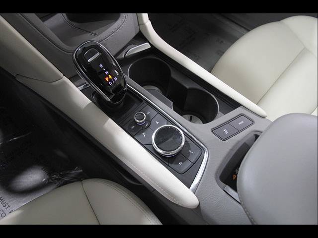 Used 2021 Cadillac XT5 Premium Luxury AWD/4WD image 17