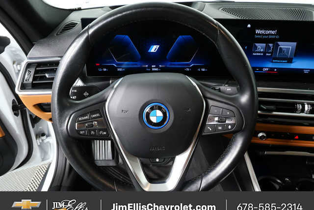 Used 2023 BMW i4 eDrive35 w/ Premium Package RWD image 8