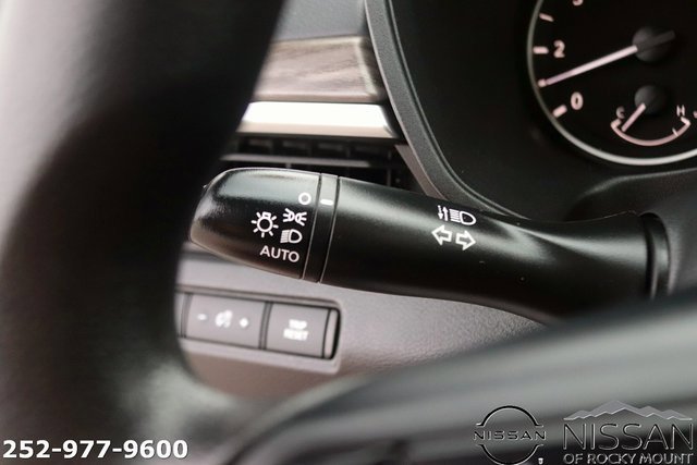 Used 2023 Nissan Altima 2.5 SV image 23