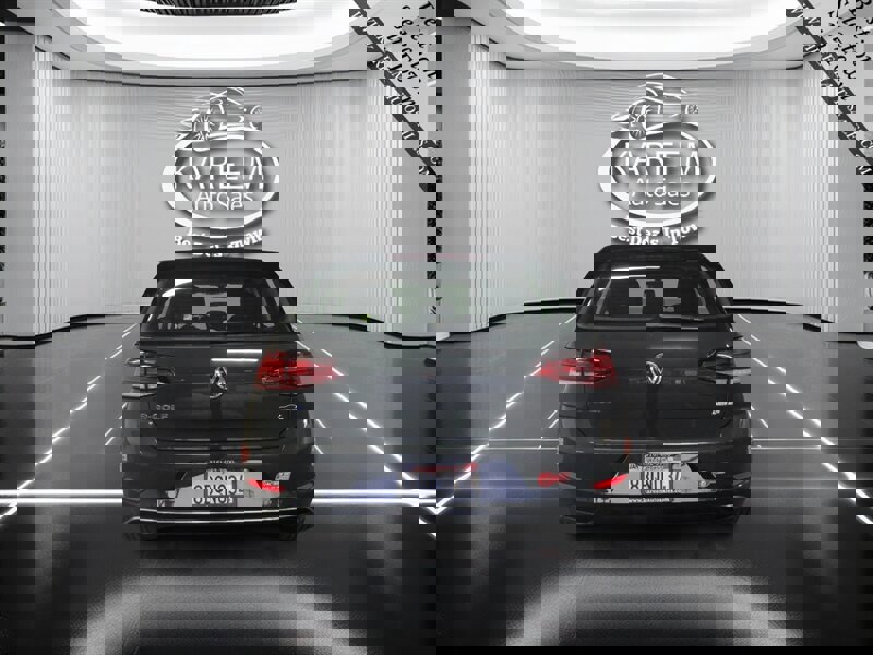 Used 2017 Volkswagen e-Golf SE w/ DC Fast Charging Package image 6