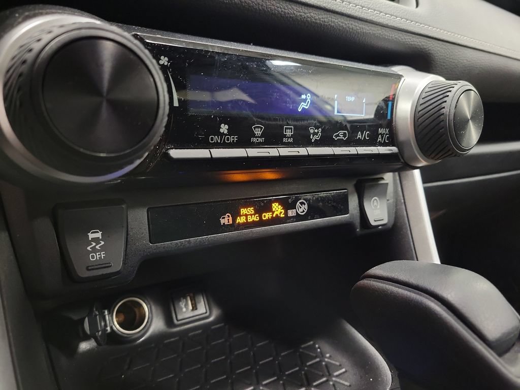 Used 2023 Toyota RAV4 LE AWD/4WD image 18