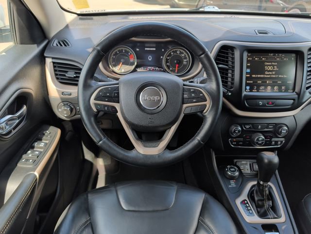 Used 2018 Jeep Cherokee Limited AWD/4WD image 18
