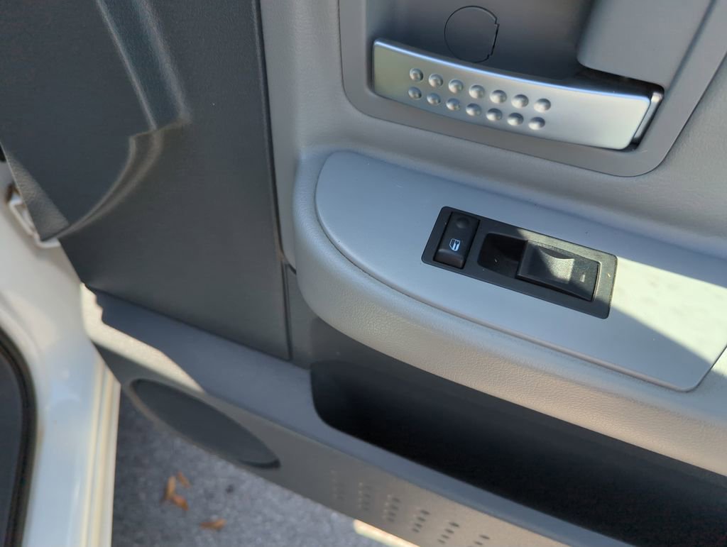 Used 2005 Dodge Dakota Laramie image 31