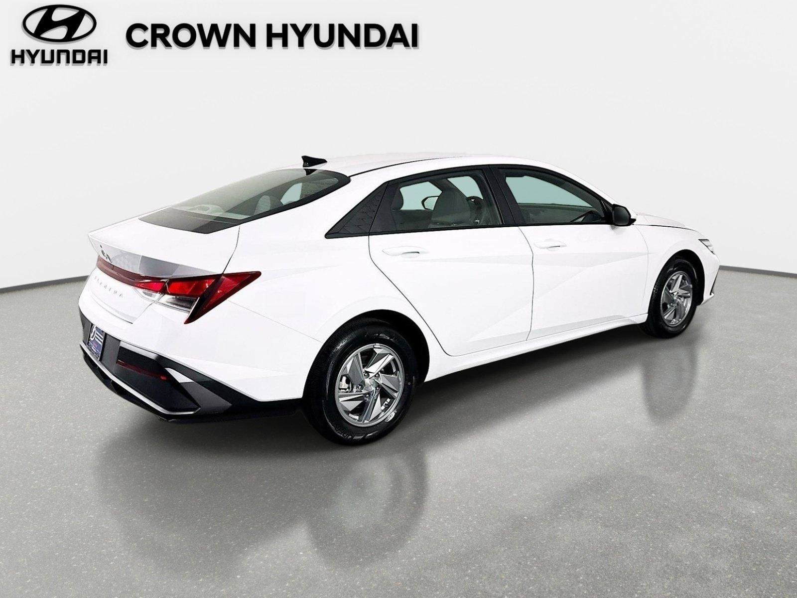 New 2026 Hyundai Elantra SE FWD image 5