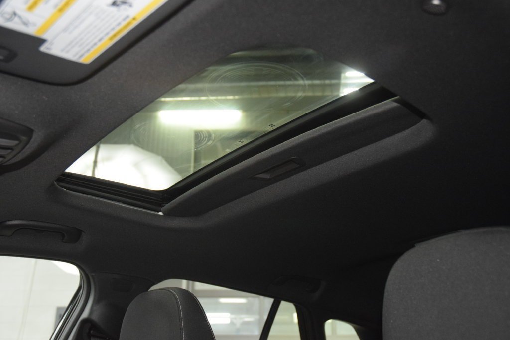 New 2026 Chevrolet Trax RS w/ Sunroof Package FWD image 44