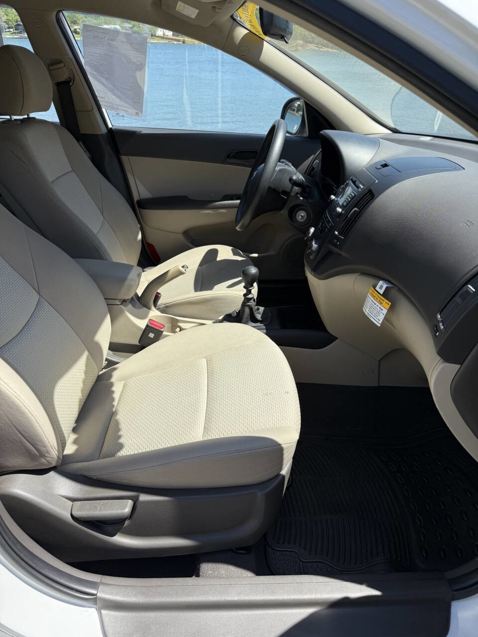 Used 2010 Hyundai Elantra GLS FWD image 14