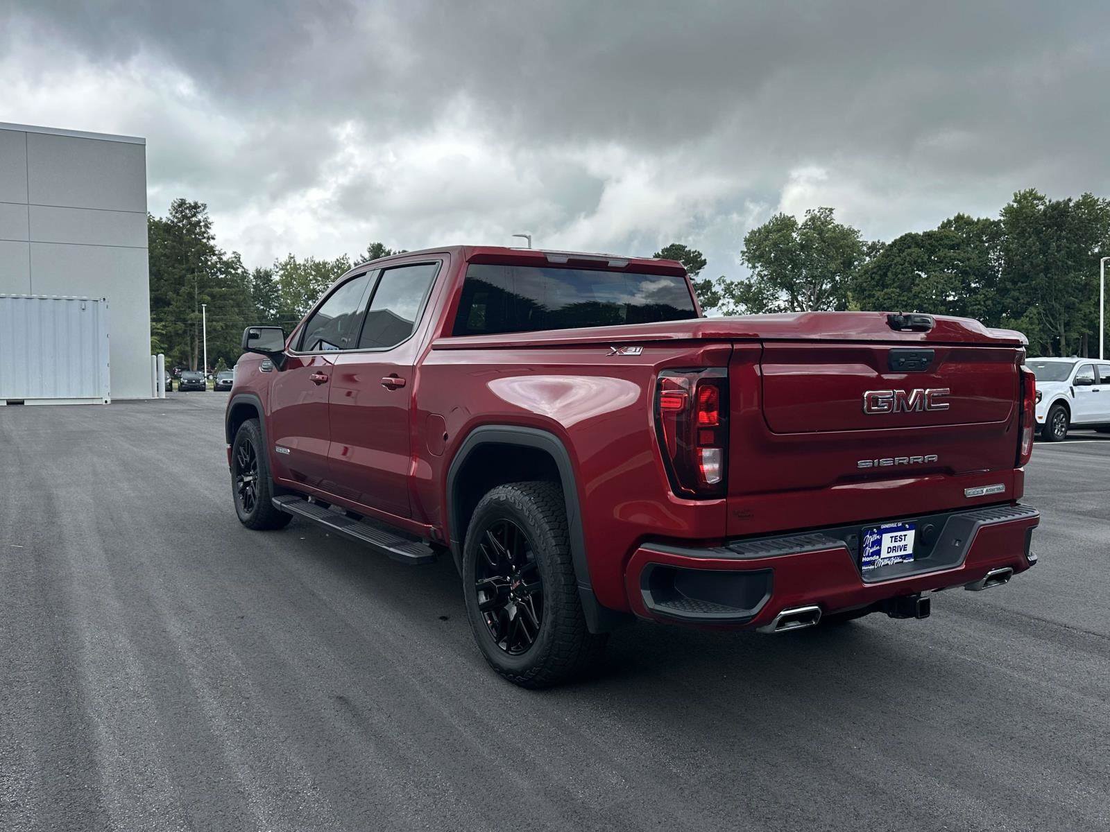 Used 2024 GMC Sierra 1500 Elevation w/ X31 Off-Road Package AWD/4WD image 23