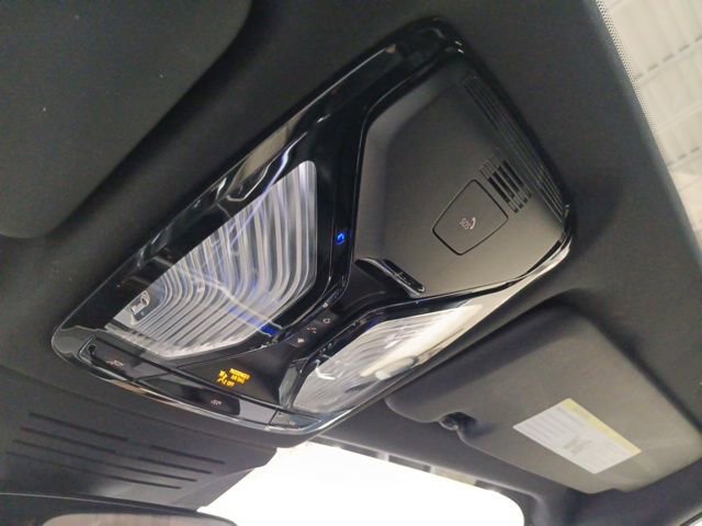 Used 2025 BMW X5 xDrive50e image 27