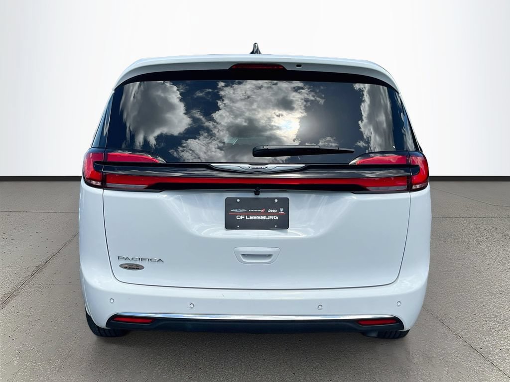 Used 2026 Chrysler Pacifica Select FWD image 6