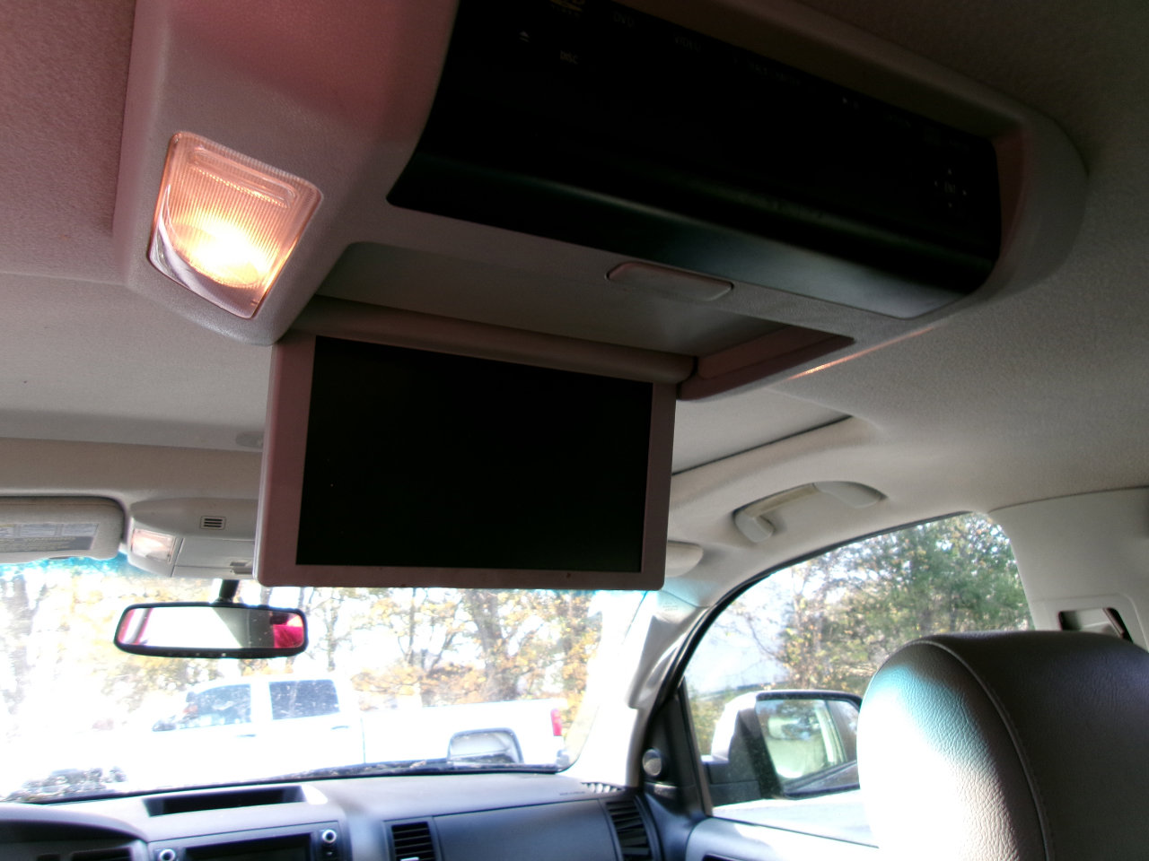 Used 2010 Toyota Sequoia Platinum image 6