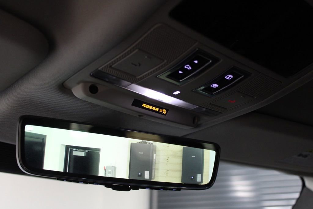 Used 2023 Land Rover Defender 130 SE image 33