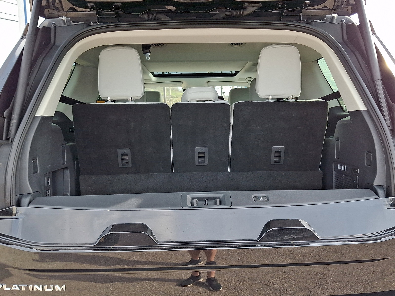 Used 2025 Ford Expedition Platinum w/ Driver's Package image 29