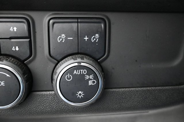 Used 2024 Chevrolet Suburban Premier AWD/4WD image 25