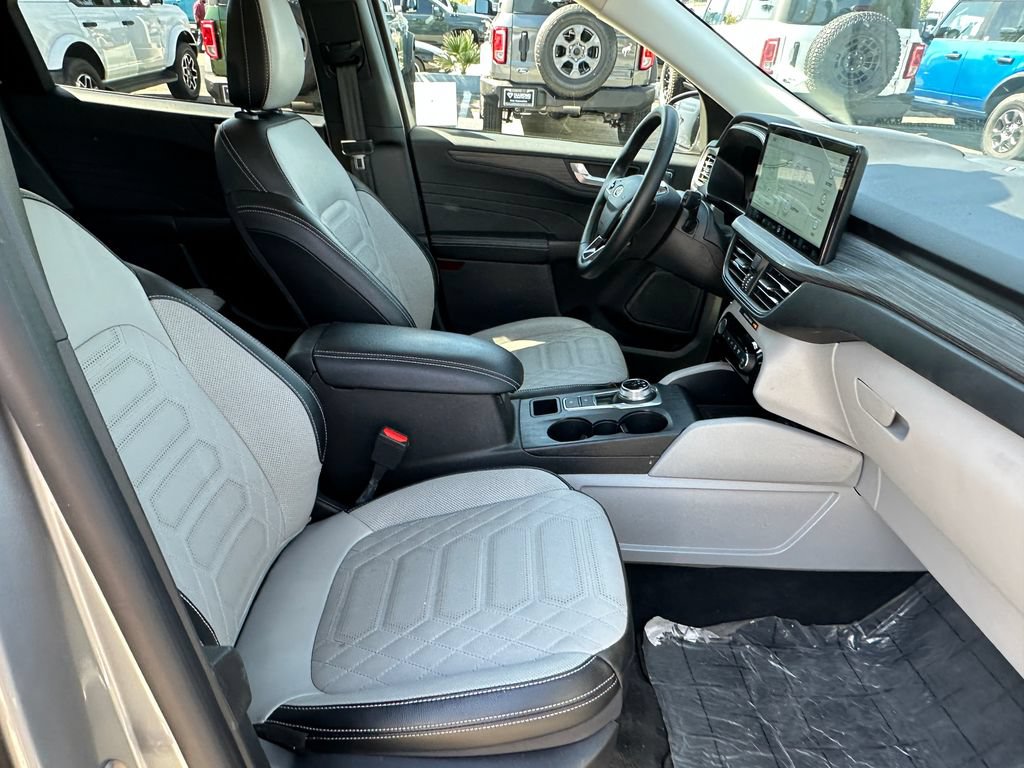 Used 2024 Ford Escape SE w/ PHEV Premium Package FWD image 17