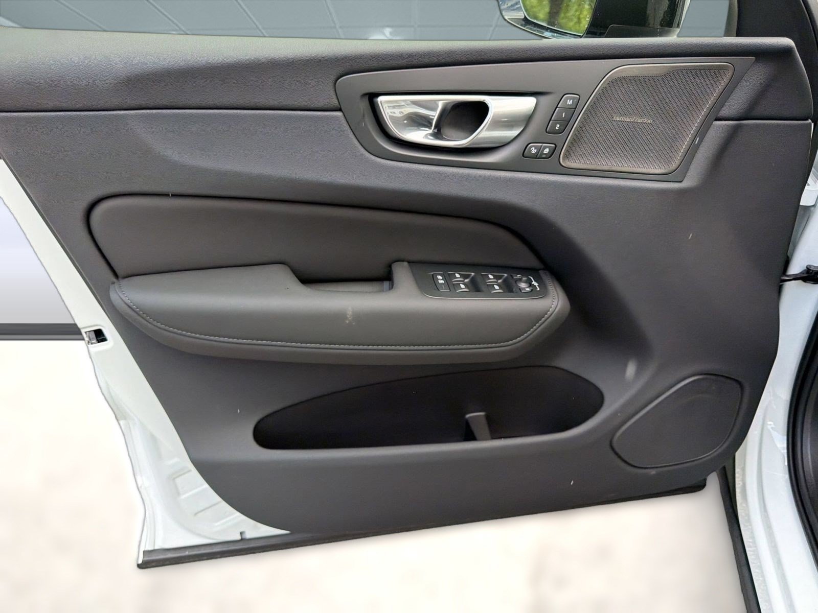 New 2026 Volvo XC60 B5 Ultra w/ Climate Package AWD/4WD image 13