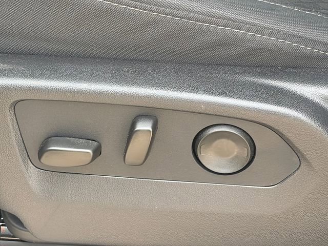 Used 2026 Chevrolet Silverado 1500 LT Trail Boss w/ LPO, Dark Essentials Package image 18