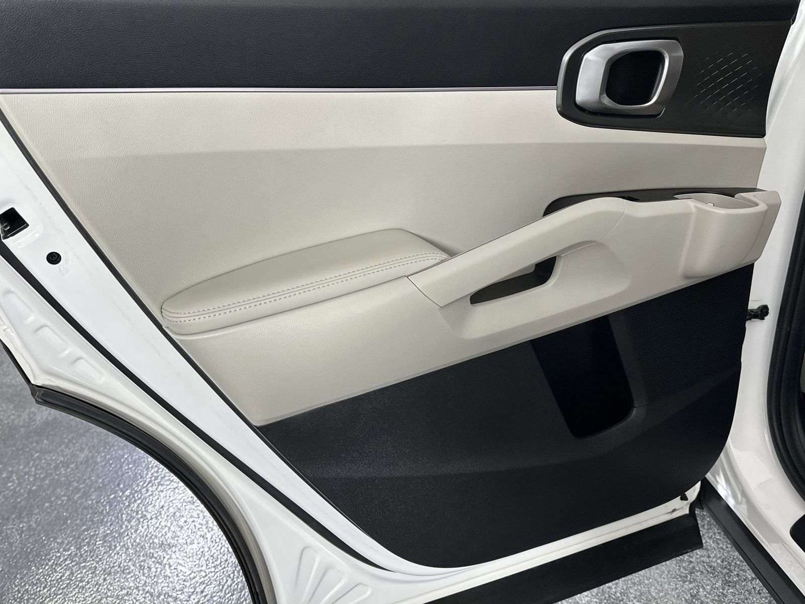 Used 2022 Kia Sorento EX image 34