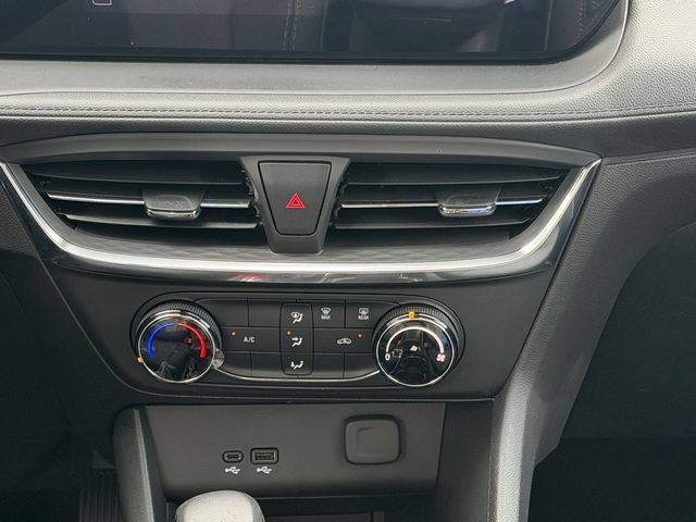 Certified 2024 Buick Encore GX Preferred FWD image 18