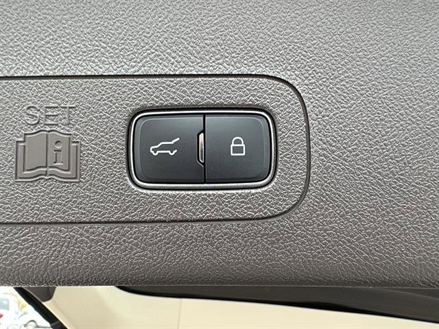 Used 2021 Lincoln Aviator Reserve w/ Equipment Group 202A image 13