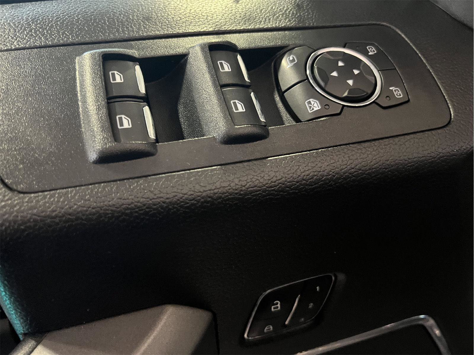Used 2017 Ford F150 Platinum w/ Technology Package AWD/4WD image 9