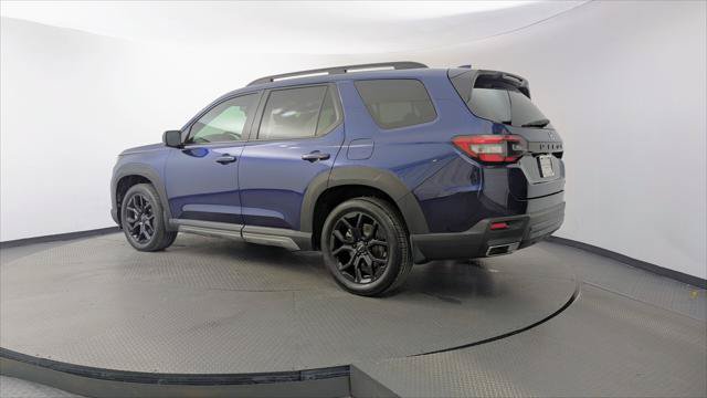 Used 2025 Honda Pilot Sport image 6