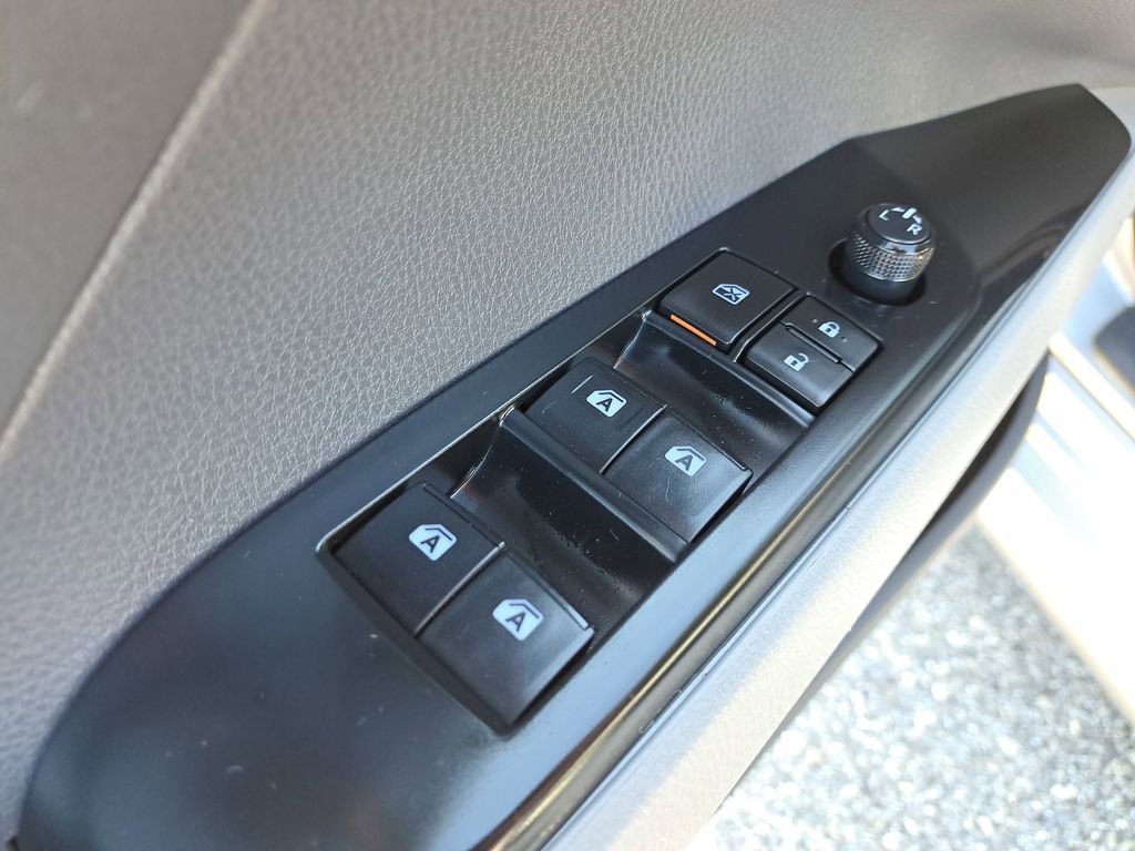 Used 2019 Toyota Camry LE w/ Phone Cable & Charge Package image 14