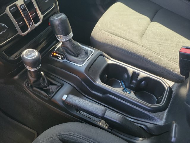 Used 2022 Jeep Wrangler Unlimited Sport AWD/4WD image 16