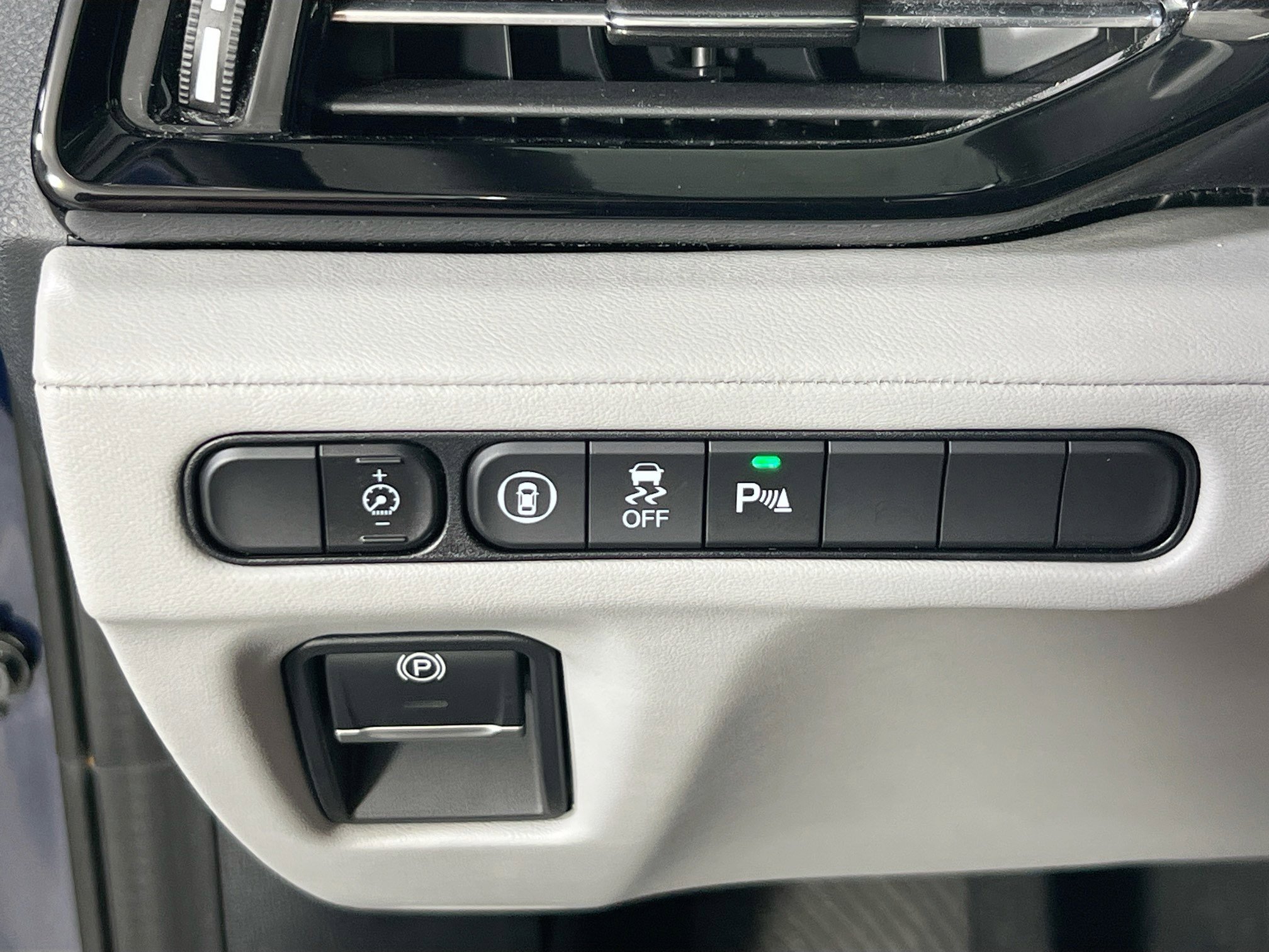 Used 2023 Acura MDX SH-AWD w/ Technology Package image 10