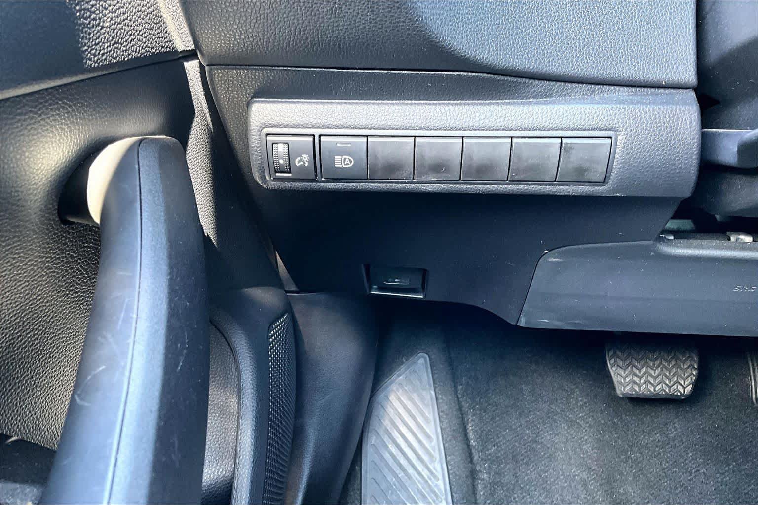 Used 2026 Toyota Corolla LE FWD image 31