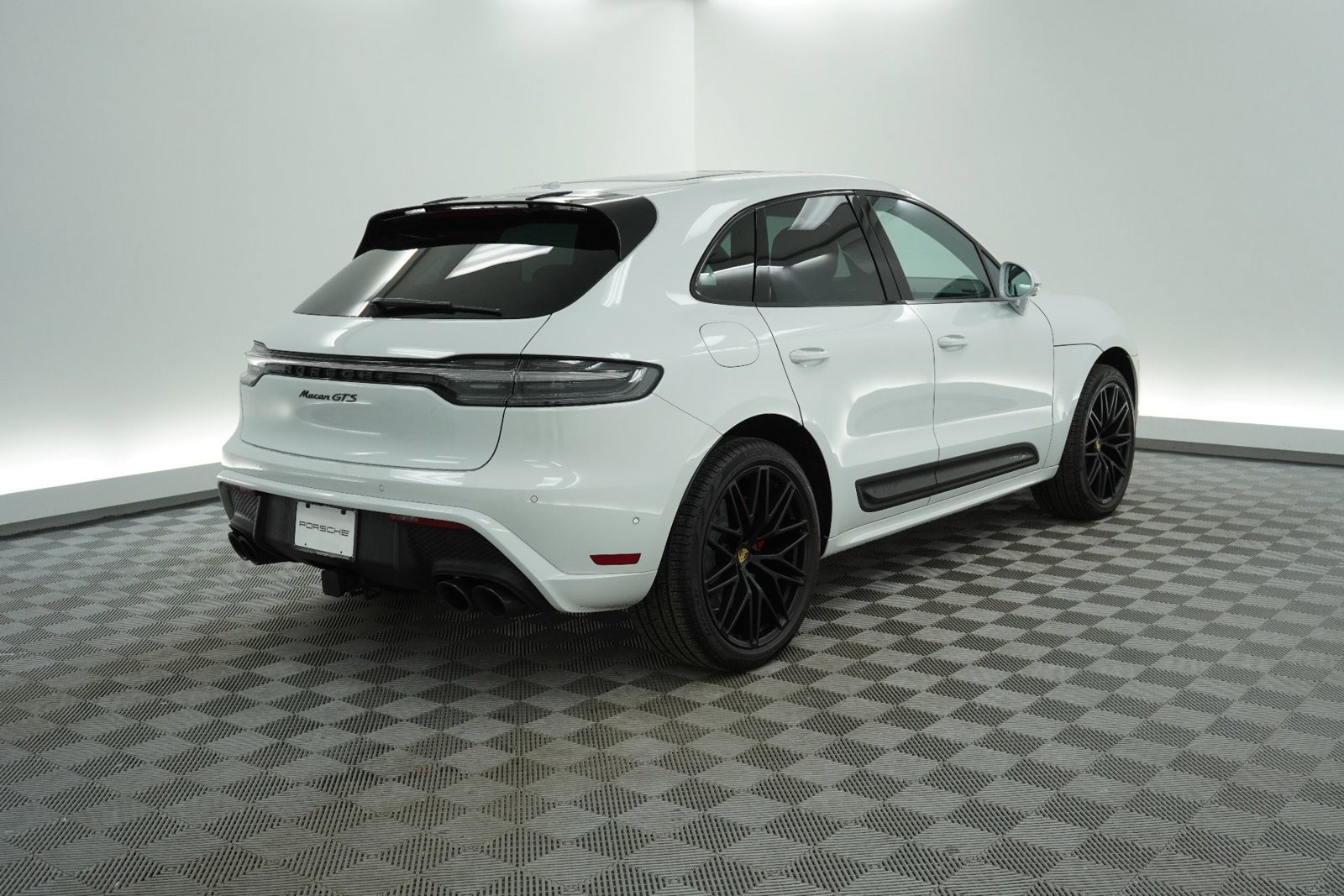 Used 2026 Porsche Macan GTS image 6