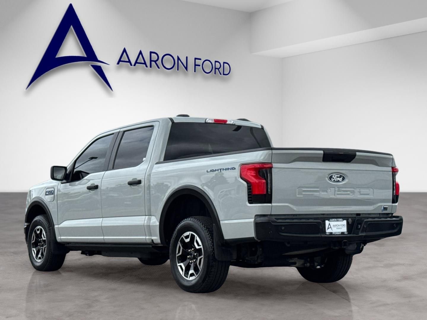 Used 2024 Ford F150 Lightning Pro image 4